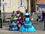 London  Windsor  Das Schloß Windsor Frauen mit historischen Kleider (GB).